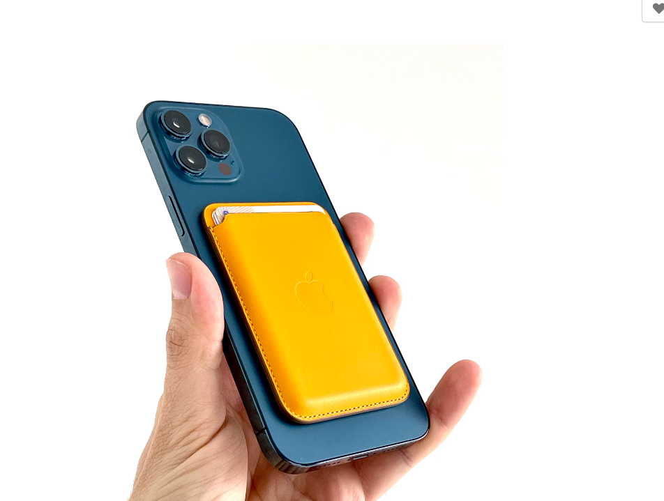 iphone 12 pro screen flickering green