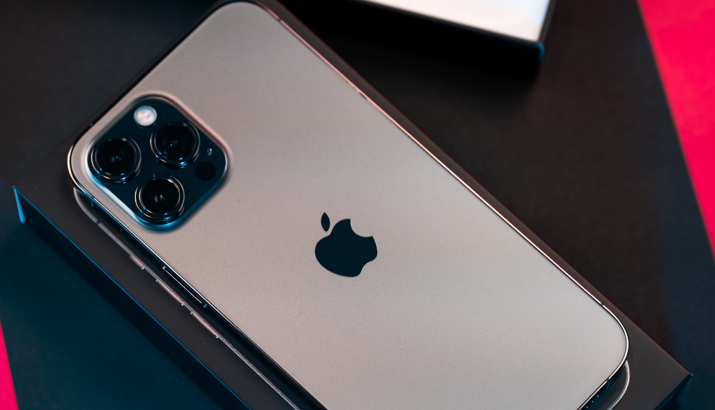 How to fix screen flickering on iPhone 12 Pro Max