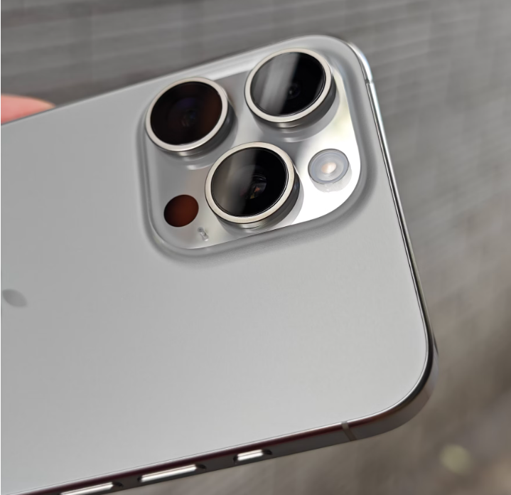 How to fix phone freezing on iPhone 15 Pro Max?